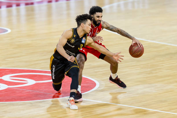 一新的战术 一新的战术