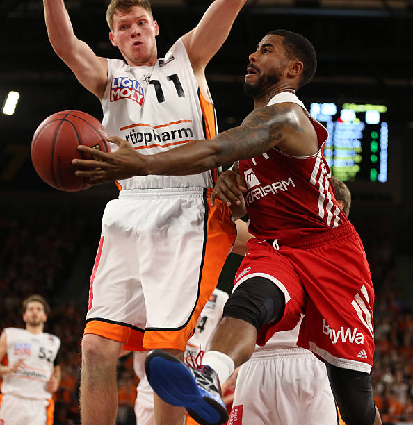 拉菲尼亚在 拉菲尼亚在